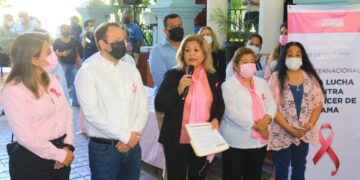 Instala DIF Victoria módulo informativo contra el cáncer de mama en Presidencia.