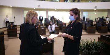 Diputados morenos exhortan a Cabeza de Vaca a que firme el INSABI