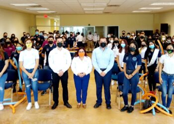 Rector electo de la UAT visita a universitarios de Reynosa y Río Bravo