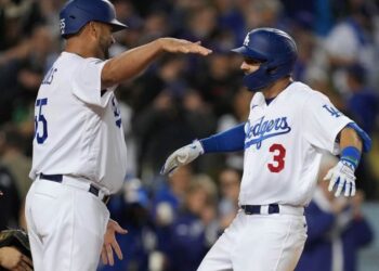 Dodgers siguen con vida en la Serie de Campeonato