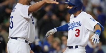 Dodgers siguen con vida en la Serie de Campeonato