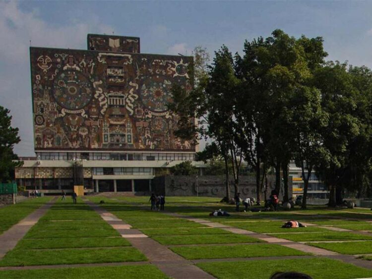 UNAM y todas las universidades fueron sometidas por el pensamiento neoliberal: López Obrador