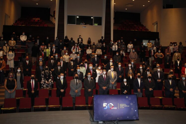 Celebra la FADU-UAT 50 años de formar profesionistas de éxito