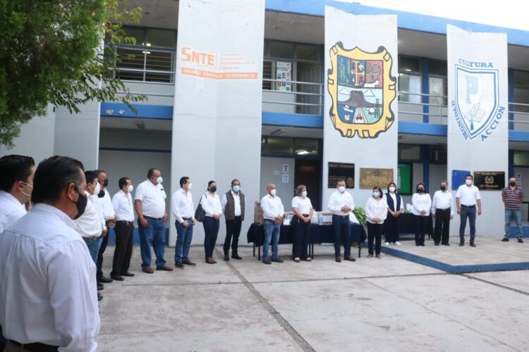 Fortalece Sección 30 entrega de Insumos  a escuelas para combatir el COVID-19
