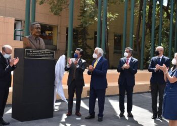 Convoca Américo a no someter la salud al mercantilismo