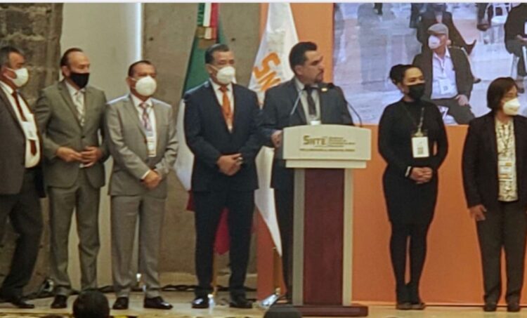 Participa Sección 30 en Sesión del SNTE, reconocen liderazgo de Alfonso Cepeda