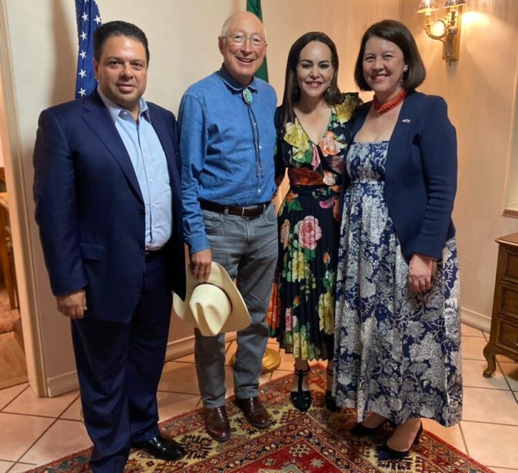 Líderes de Laredo se reunieron con el Embajador de Estados Unidos, Ken Salazar