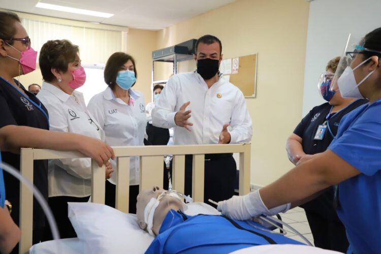 Visita Guillermo Mendoza facultades de Música y Enfermería UAT Tampico