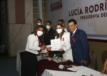 Entrega Lucía Rodríguez nombramientos en el DIF-Victoria
