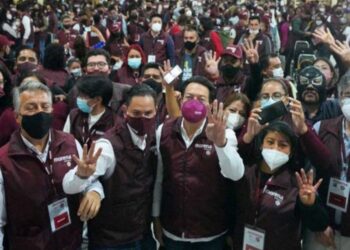 Delgado toma protesta a Comités de Defensa de la 4T