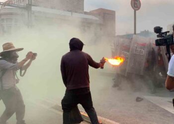 Reportan tres policías lesionados en marcha del 2 de octubre