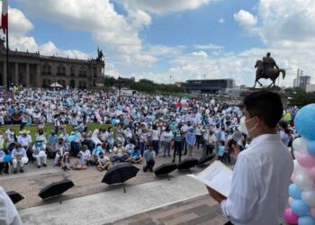 Protestan en Nuevo León contra despenalización del aborto