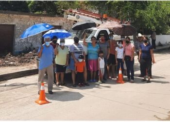 Retienen camiones de CFE por corte de energía por tres días en Altamira