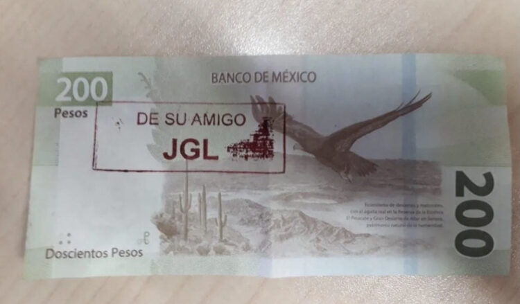 Circulan narcobilletes con iniciales de El Chapo, otra vez, y sí tienen valor