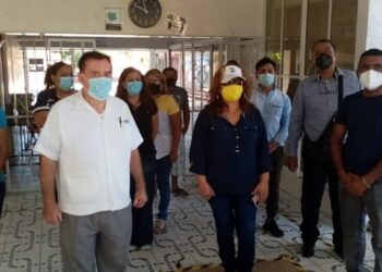 Maestros impiden ingreso de directora a secundaria de Madero.