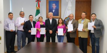 Reciben titulares de unidades del Congreso la encomienda de trabajar comprometidos 