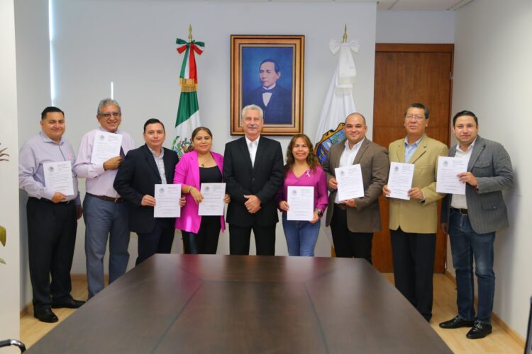 Reciben titulares de unidades del Congreso la encomienda de trabajar comprometidos 