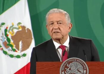 Amlo confirma el decreto para la regularización de los autos chocolates