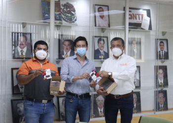 Reconoce Sección 30  del SNTE vocación y profesionalismo del profesor Sergio Padilla