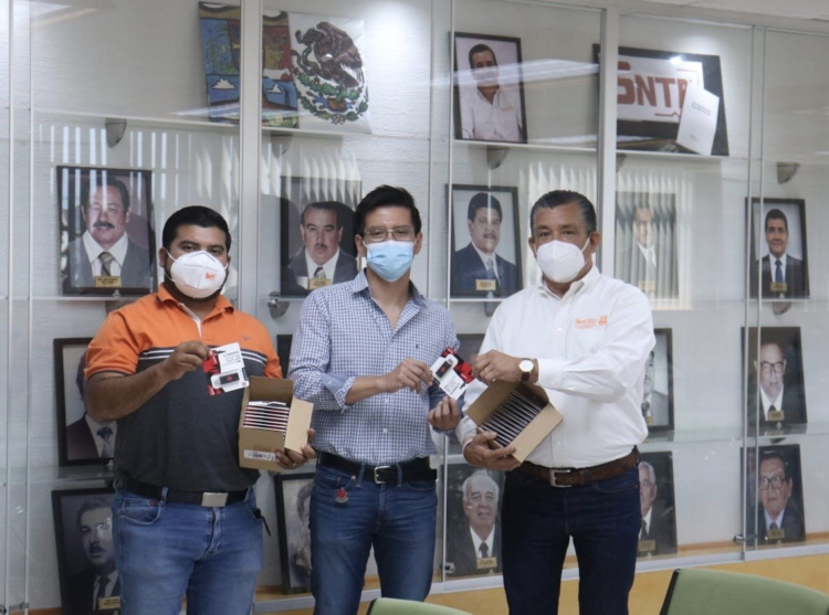 Reconoce Sección 30 del SNTE vocación y profesionalismo del profesor Sergio Padilla