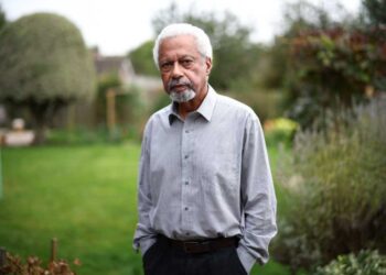 El Nobel de literatura Abdulrazak Gurnah promete seguir hablando de migración