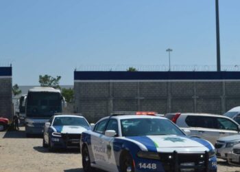 Trasladan a 652 migrantes rescatados a estaciones migratorias del sur de México