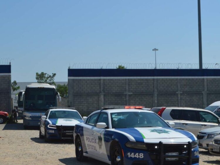 Trasladan a 652 migrantes rescatados a estaciones migratorias del sur de México