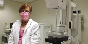 Doctora del IMSS vence al cáncer de mama en dos ocasiones.