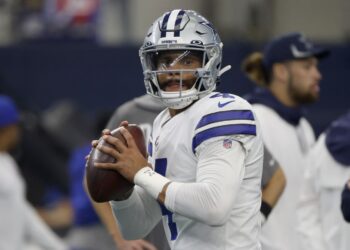 Vaqueros de Dallas suman 4 triunfos y asumen liderato de su división.