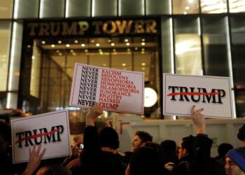 Comparece Trump por demanda civil en Nueva York
