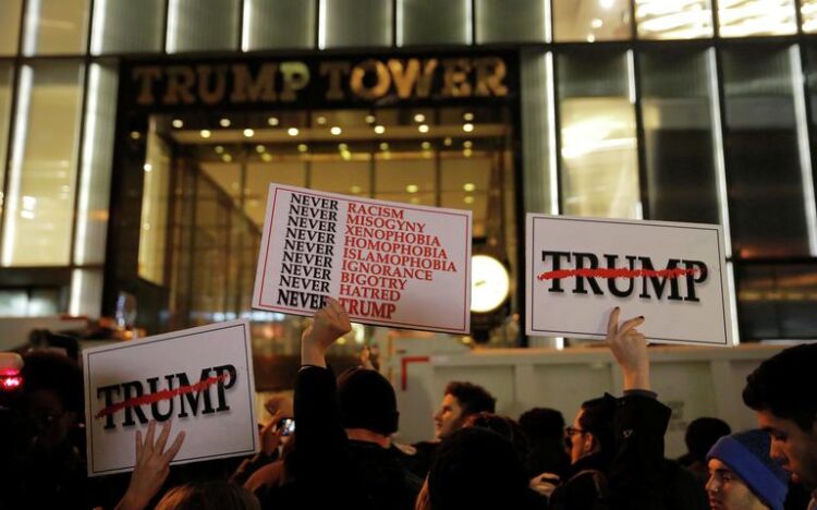 Comparece Trump por demanda civil en Nueva York
