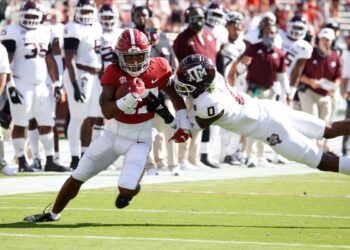Acaba Texas AyM con invicto del campeón Alabama en futbol americano colegial