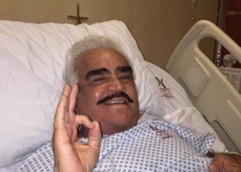 Vicente Fernández sale de terapia intensiva