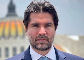 Eduardo Verástegui expresa su opinión contra la vacunación y genera polémica.