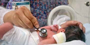 28 Bebes de madres contagiadas de Covid-19 han nacido en el HRAEV