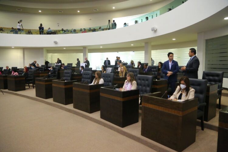 Diputados empatan votación acerca de vacunas para niños de Tamaulipas