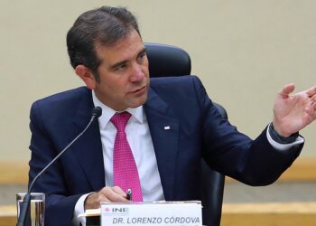 El INE aprueba presupuesto de 50 mdp para capacitación sobre ejercicio de revocación de mandato.