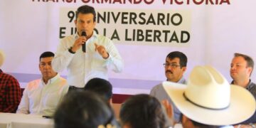 Ratifican ejidatarios voto de confianza al alcalde Lalo Gattás.