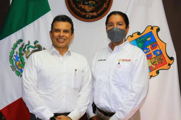 Acuerdan delegado de SEBIEN y alcalde Lalo Gattás fortalecer programas sociales en Victoria