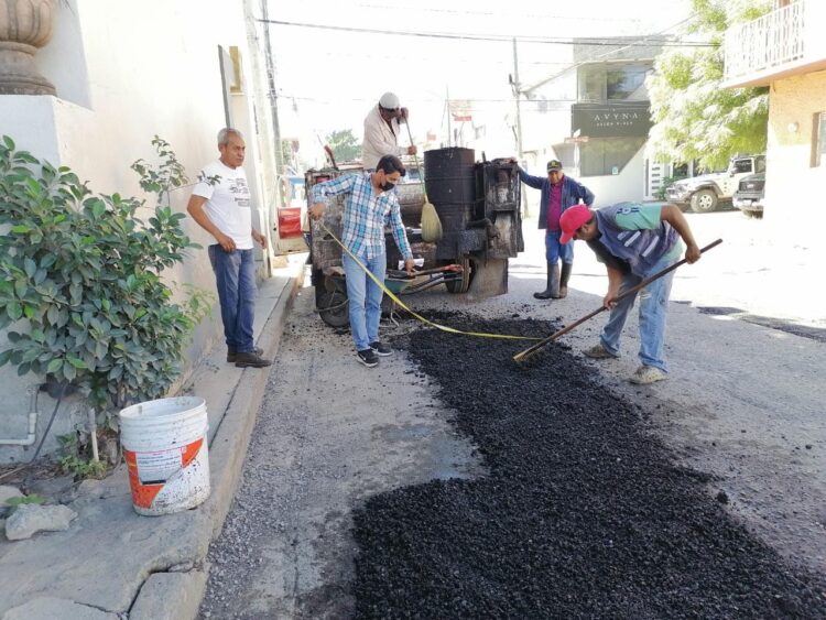 Gobierno de Victoria intensifica restauración de pavimento dañado en vialidades de la ciudad