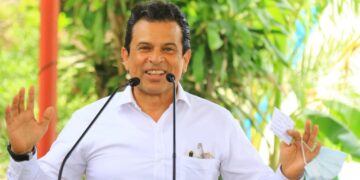 Reconocen maestros y padres de familia del área rural labor de Lalo Gattás.