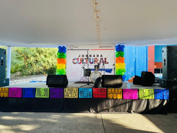 Evento cultural en la Universidad Autónoma de Tamaulipas.