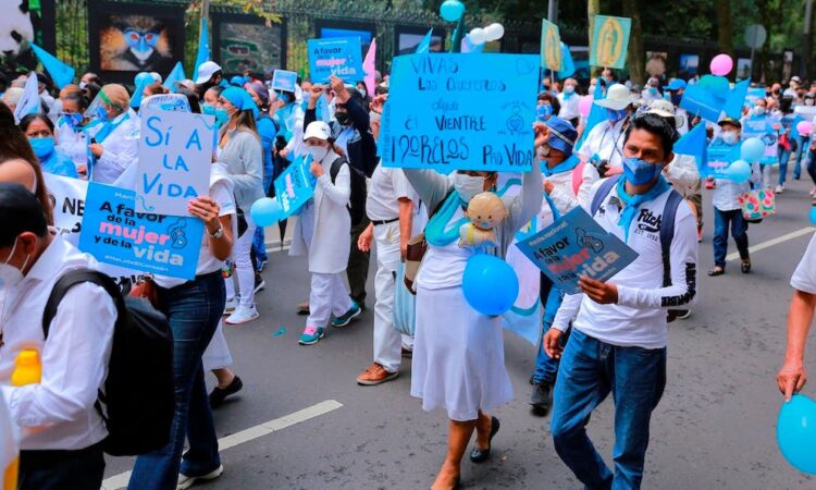 Estamos aqui para defender la vida del bebe: Marchan contra el aborto