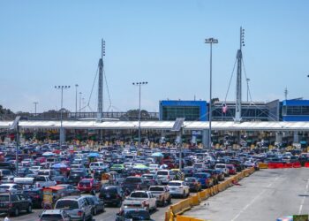 Urgen reapertura de puentes fronterizos calculan perdidas económicas en 30 billones de dólares.