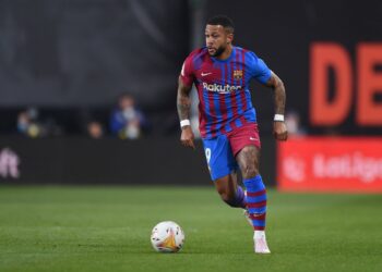 Ni con técnico interino gana el Barcelona