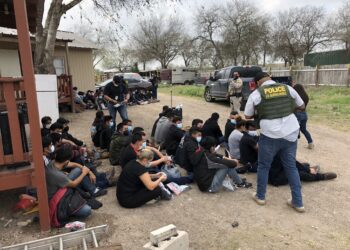Han encontrado migrantes en 15 casas en sector de El Paso