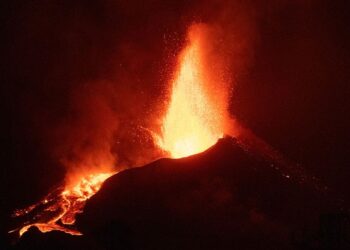 Volcán de La Palma continua siendo un peligro