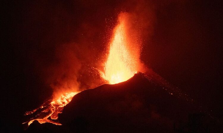 Volcán de La Palma continua siendo un peligro