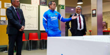 Presenta Barcelona FC a director interino