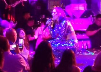 Prende María Reign a público de Laredo